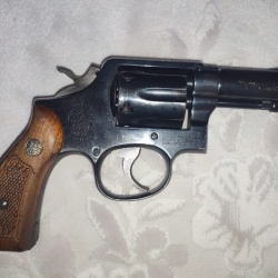 Polis memurundan smith wesson 38