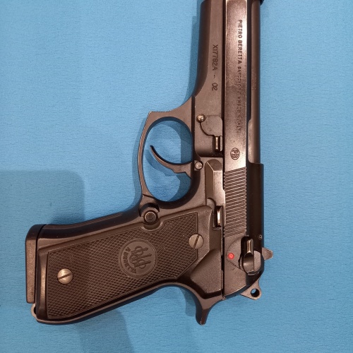 KUSURSUZ BERETTA FS92