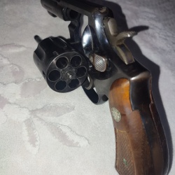 Polis memurundan smith wesson 38