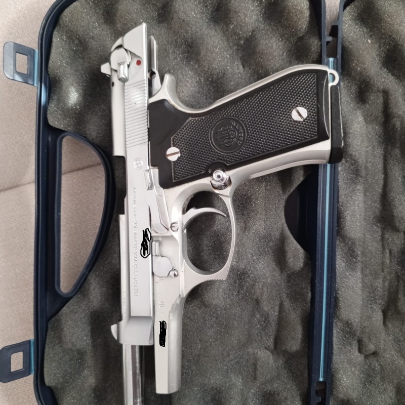 Emekli Polisten yıpranmamış bakımlı ve kaliteli kaplamalı orjinal kutusunda Beretta 15+1