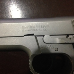 Belde taşınmamış kullanılmamış saklanmış temiz Smith&Wesson