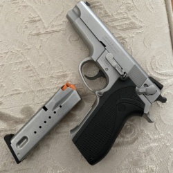 Sahibinden Temiz Smith & Wesson 5906