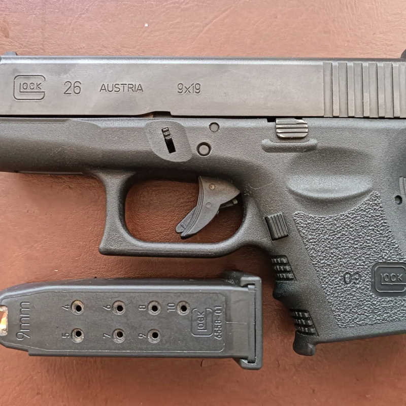 RUHSATLI,SIFIR KUTUSUNDA HİÇ KULLANILMAYAN,ORJİNAL GERÇEK AVUSTURYA GLOCK 26