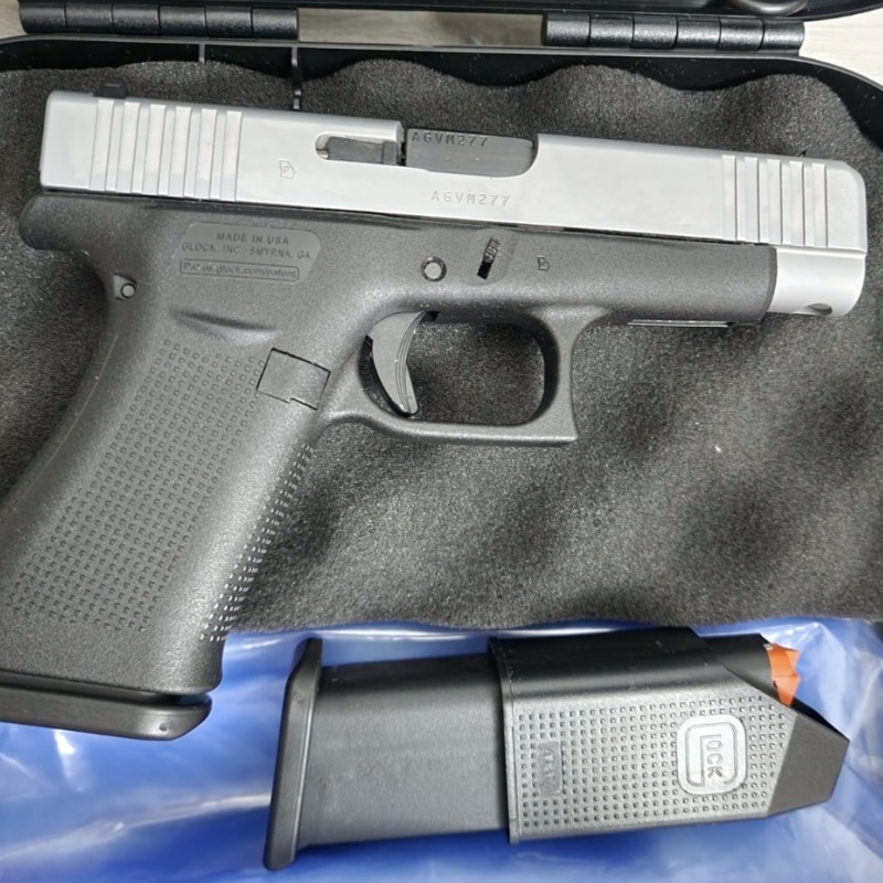 TÜRKİYEDA TEK SIFIR GLOCK 48 GEN 5 SİLVIR . EVRAKIMIZ HAZIR DEGİLSE LÜTFEN RAHATSIZ ETMEYELİM