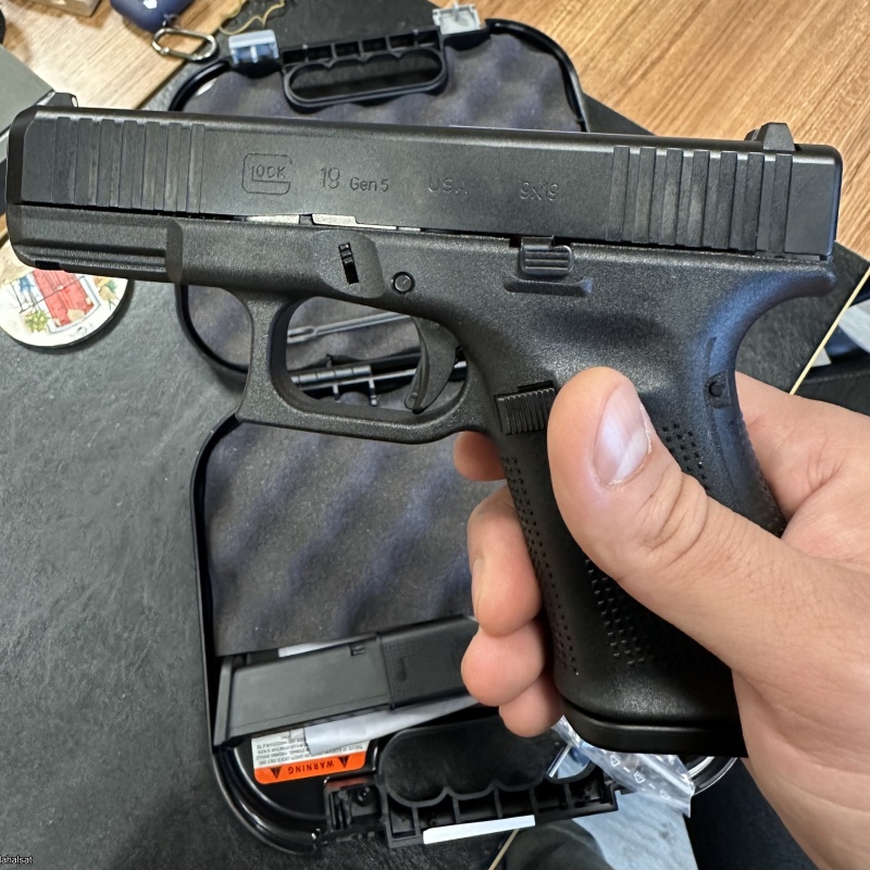 Sıfır yeni Glock G19 gen5 atış yapılmamış sıfır kutusunda