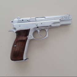 Cz