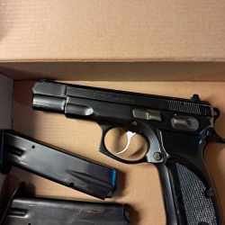 KAMU GÖREVLİSİNDEN ORJİNAL BOYALI CZ75B