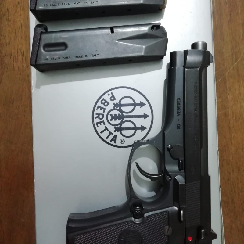 Polisten Beretta FS92