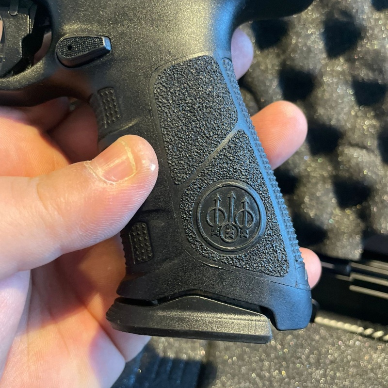 Beretta APX tabanca..  Fiyat performans ürünü,