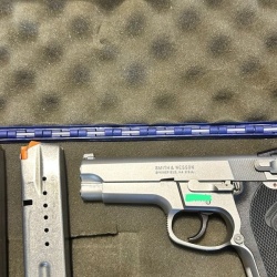 SMITH & WESSON 5906 SIFIR GİBİ